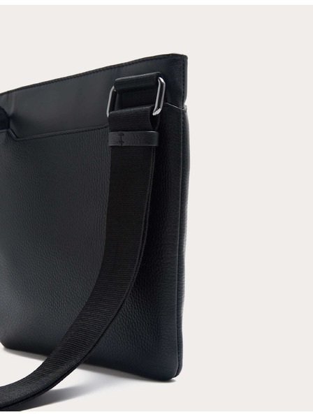 Marks & Spencer Bőr crossbody táska Marks & Spencer fekete