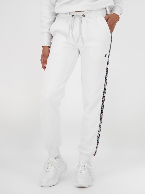 Alife and Kickin Fehér női melegítőnadrág Alife and Kickin hajtókával