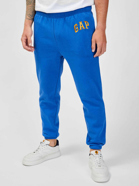 GAP Melegítőnadrág hímzett logóval és fleece GAP
