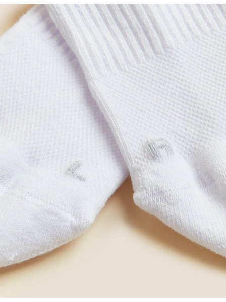 Marks & Spencer Öt pár női sportzokni készlet fehér színben Marks & Spencer Trainer Liners™