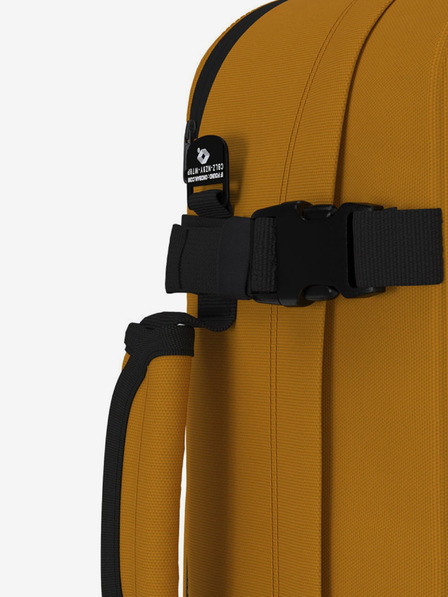 CabinZero Mustár uniszex hátizsák CabinZero Classic Tech (28L)