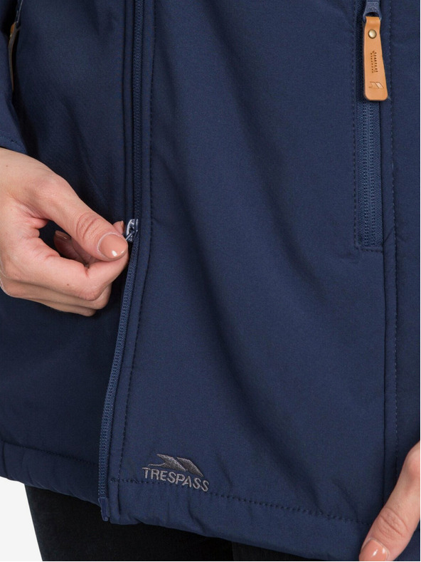 Trespass Kristen Dzseki