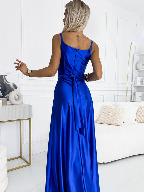 numoco Elegáns hosszú szaténruha szív alakú nyakkivágással és lábszárkivágással - kék Numoco JULIET
