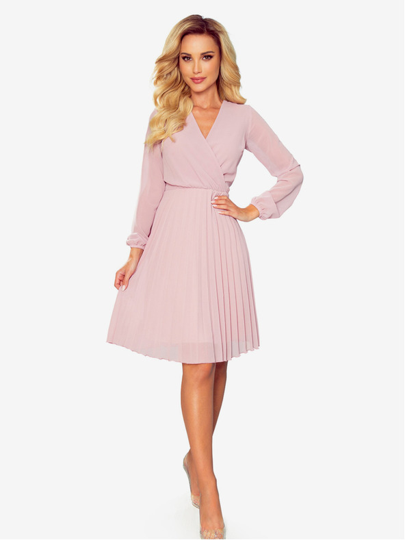 numoco Ráncolt ruha hosszú ujjú, kerek nyakkal - púderrózsaszín Numoco ISABELLE