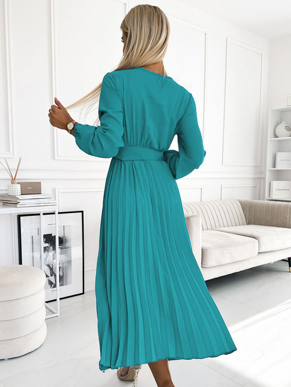 numoco Pliszírozott midi ruha nyakkivágással, hosszú ujjakkal és széles övvel - tenger színű Numoco VIVIANA