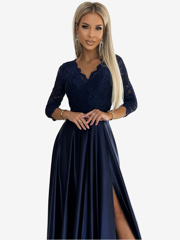 numoco Csipkés hosszú szatén ruha nyakkivágással - sötétkék Numoco AMBER