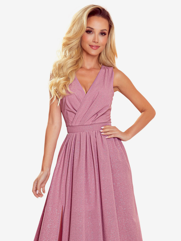 numoco Hosszú ruha nyakkivágással és nyakkendővel - púderrózsaszín csillogással Numoco JUSTINE