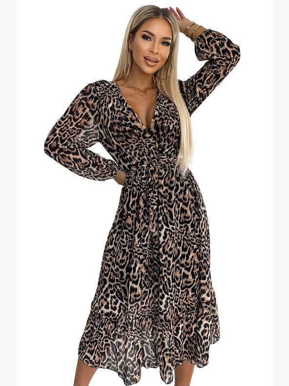 numoco Hosszabb sifon ruha nyakkivágással, fodrokkal és övvel - leopárdmintás Numoco WILD