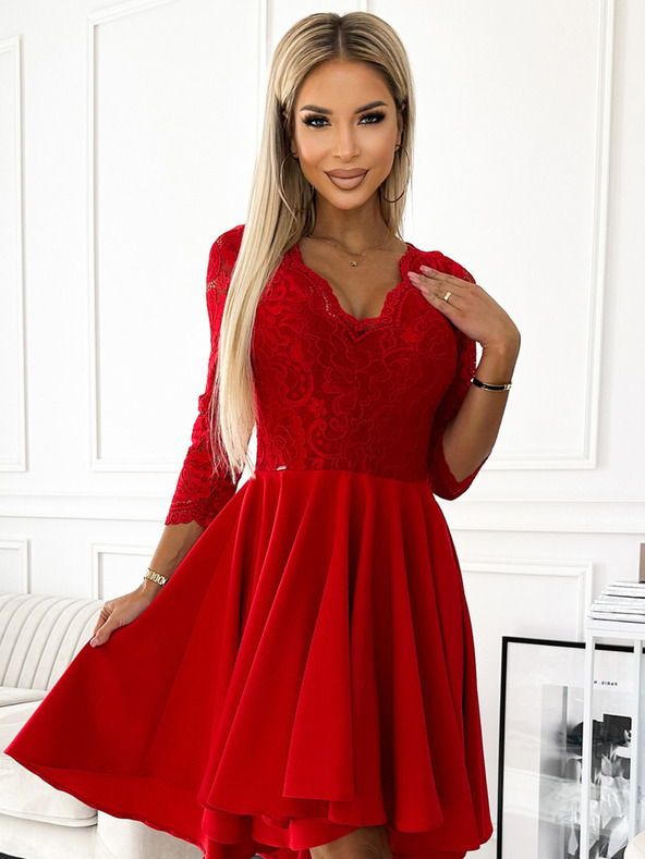 numoco Csipkés nyakkivágású ruha hosszabb háttal - piros Numoco NICOLLE NICOLLE