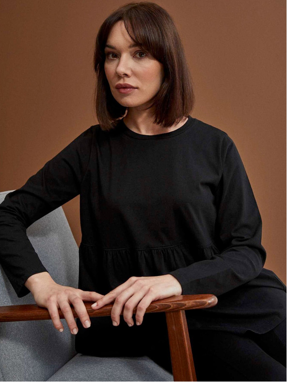 Moodo Fekete női blúz fodrokkal Moodo