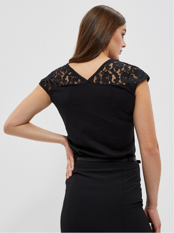 Moodo Fekete póló V-nyakkal és csipkés Moodo-val