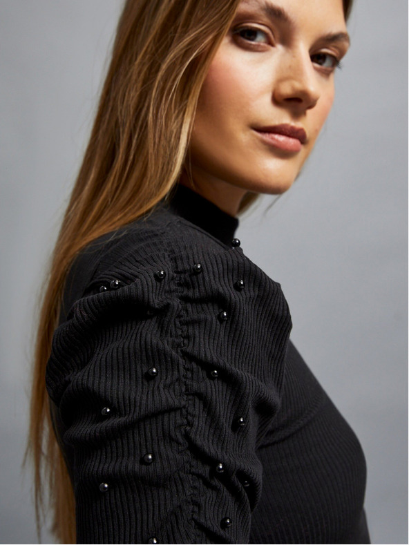 Moodo Fekete női bordás blúz puffos ujjakkal és garbóval Moodo