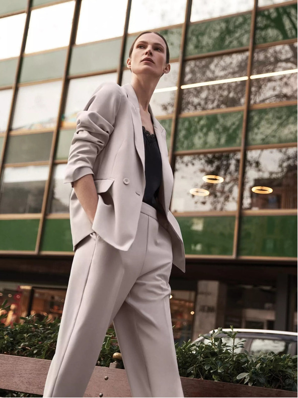 Moodo Moodo bézs színű női blézer