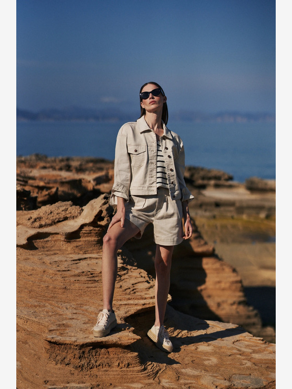 Moodo Bézs női rövidnadrág Moodo