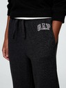 GAP Gyerek fleece sportnadrág logóval army GAP