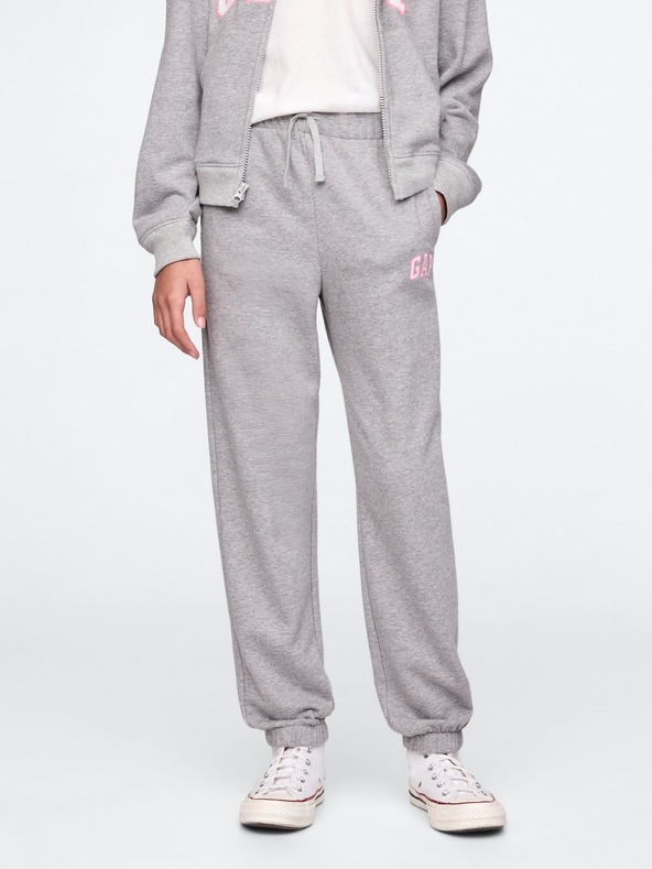 GAP Gyerek melegítőnadrág logóval GAP