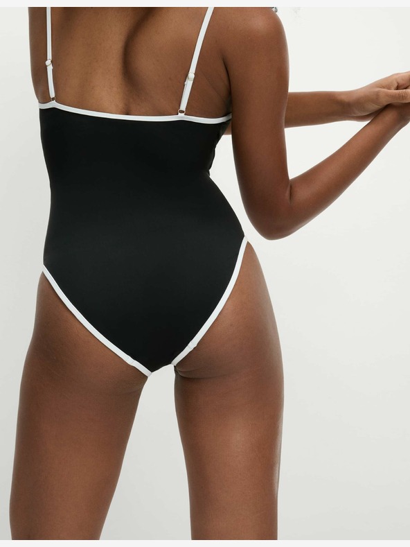 Marks & Spencer Fürdőruha kontrasztos szegéllyel és szögletes nyakkivágással Marks & Spencer black