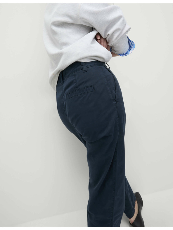 Marks & Spencer Chino boka nadrág egyenes szárral, magas pamuttartalommal Marks & Spencer sötétkék