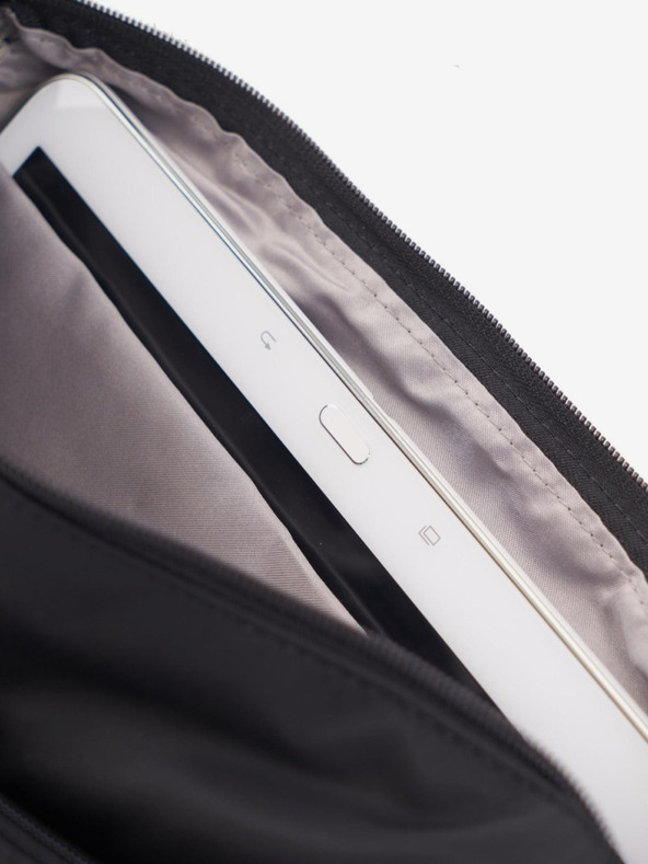 Hedgren Fekete női kereszttartó Hedgren Eye M kézitáska