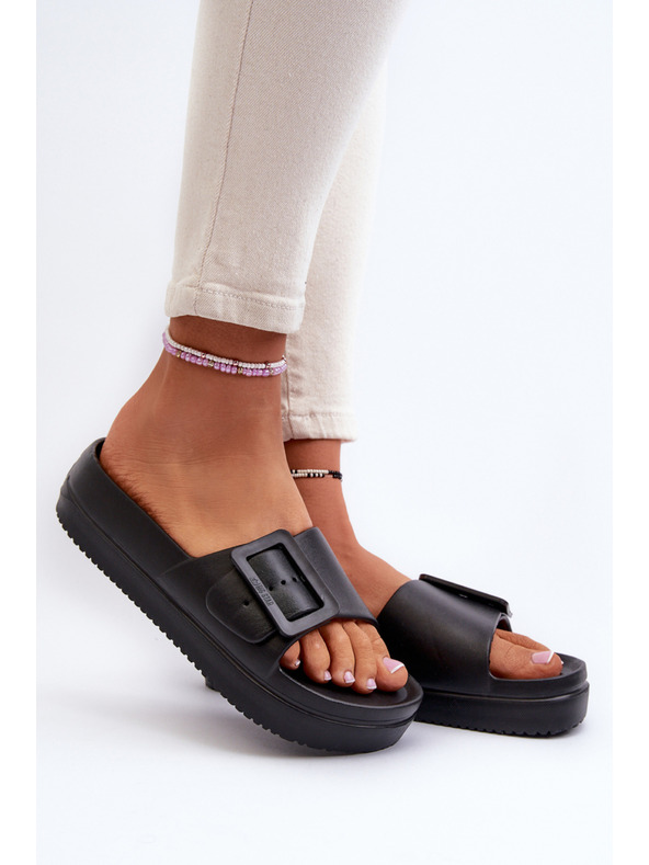 BIG STAR SHOES Női platform habszivacs papucs csattal Big Star Fekete