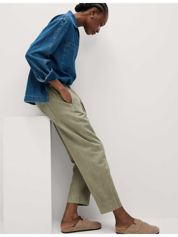 Marks & Spencer Színezett, húzózsinóros, karcsúsított szabású nadrág Marks & Spencer bézs