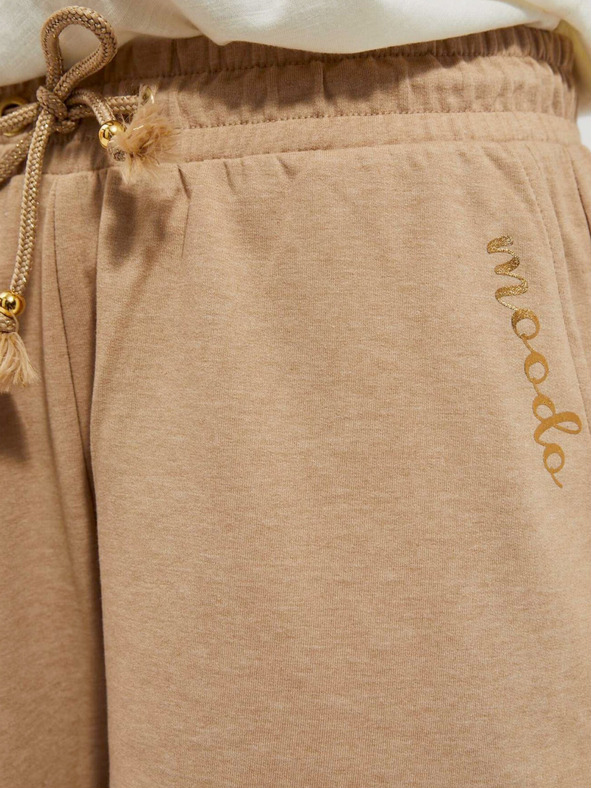 Moodo Bézs női melegítőnadrág rövidnadrág Moodo