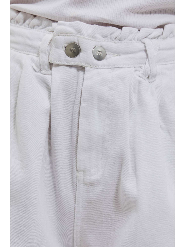 Moodo Fehér női rövidnadrág Moodo