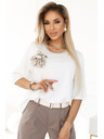 numoco Kényelmes blúz virágos applikációval a vállon Numoco