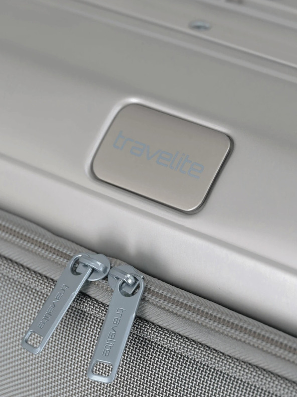 Travelite Travelite Next 4w S elülső zsebű ezüst utazótáska ezüst színben