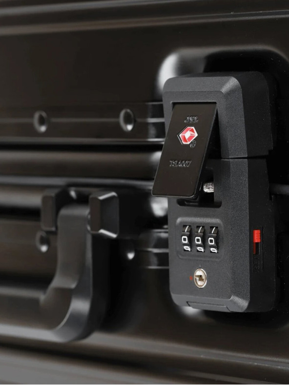 Travelite Fekete Travelite Next 4w S bőrönd elülső zsebben