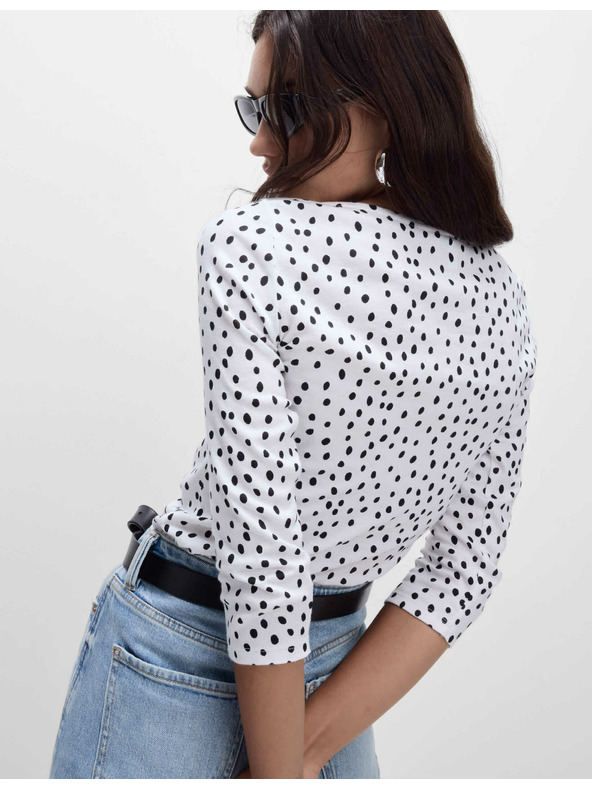 Marks & Spencer Tiszta pamut felső csónaknyakkal és nyomott mintával, karcsú szabás Marks & Spencer fehér