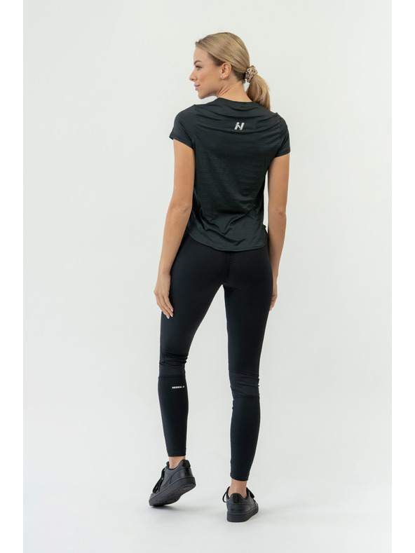 Nebbia FIT Activewear "Airy" póló fényvisszaverő logóval 438 Nebbia