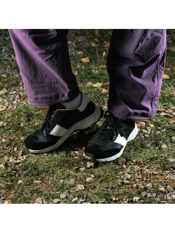 BOTAS *** Botas Nordic Black női bőr kültéri tornacipő / edzőcipő fekete-fehér