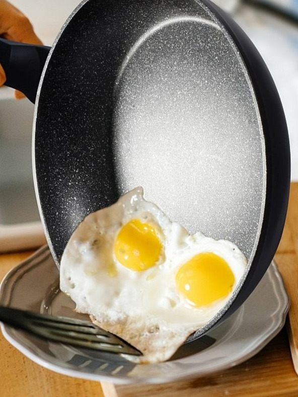 Berlingerhaus Serpenyő márványozott felülettel 20 cm Fekete Rózsa kollekció BERLINGERHAUS