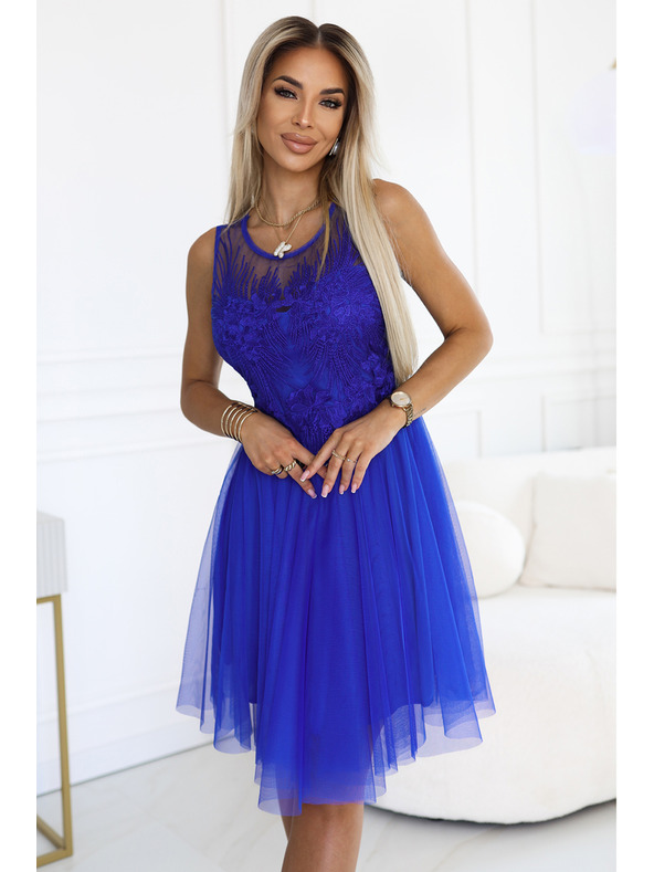 numoco 522-4 CATERINA Női ruha guipure csipkével és finom tüllel - búzavirágkék