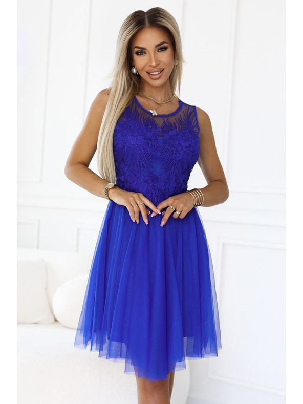 numoco 522-4 CATERINA Női ruha guipure csipkével és finom tüllel - búzavirágkék