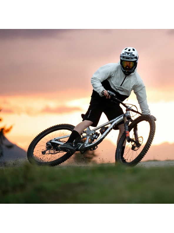 Horsefeathers Kerékpáros rövidnadrág Venture - fekete HORSEFEATHERS