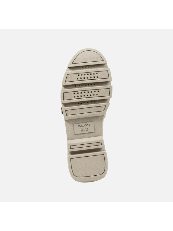 Geox Krémszínű Geox Vilde női mokaszín