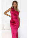 numoco AURORA Szatén hosszú ruha egy vállpánttal, rózsával és hasítékkal | Rózsaszín