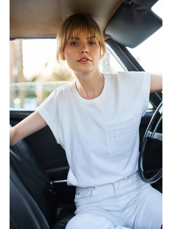 Moodo Fehér pamut top zsebbel