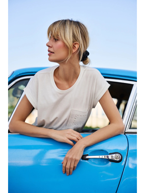 Moodo Fehér pamut top zsebbel