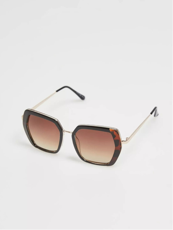 Moodo Barna napszemüveg