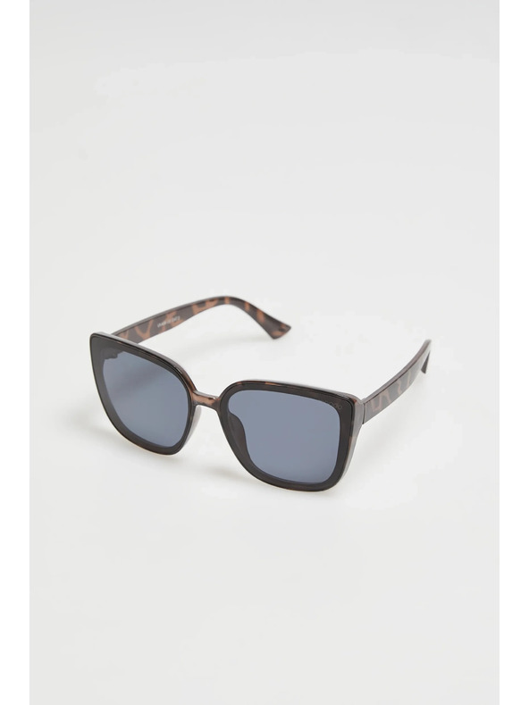 Moodo Barna napszemüveg