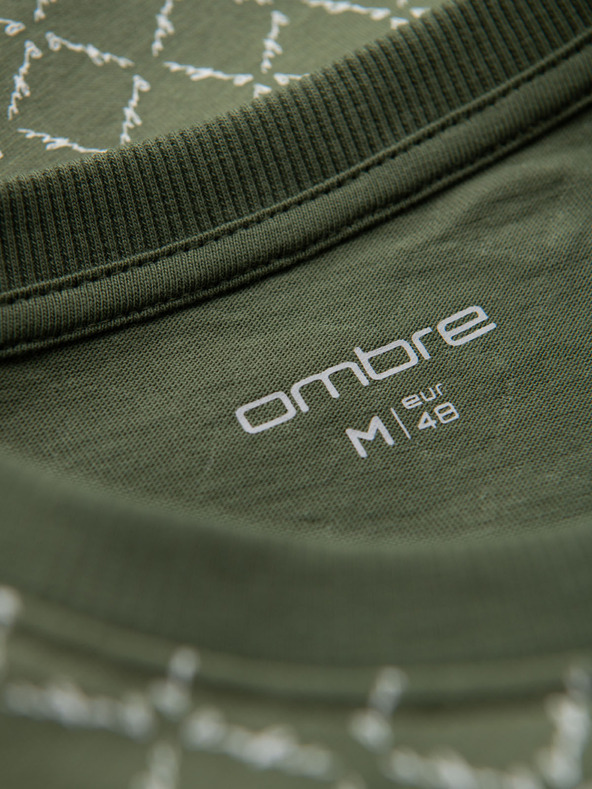 Ombre Clothing Férfi kötött póló teljes felületű nyomattal - olíva