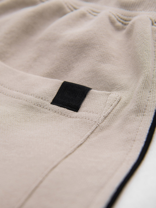 Ombre Clothing Férfi rövid melegítő rövidnadrág széles csíkokkal - bézs