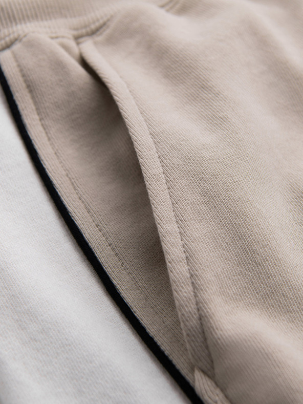 Ombre Clothing Férfi rövid melegítő rövidnadrág széles csíkokkal - bézs