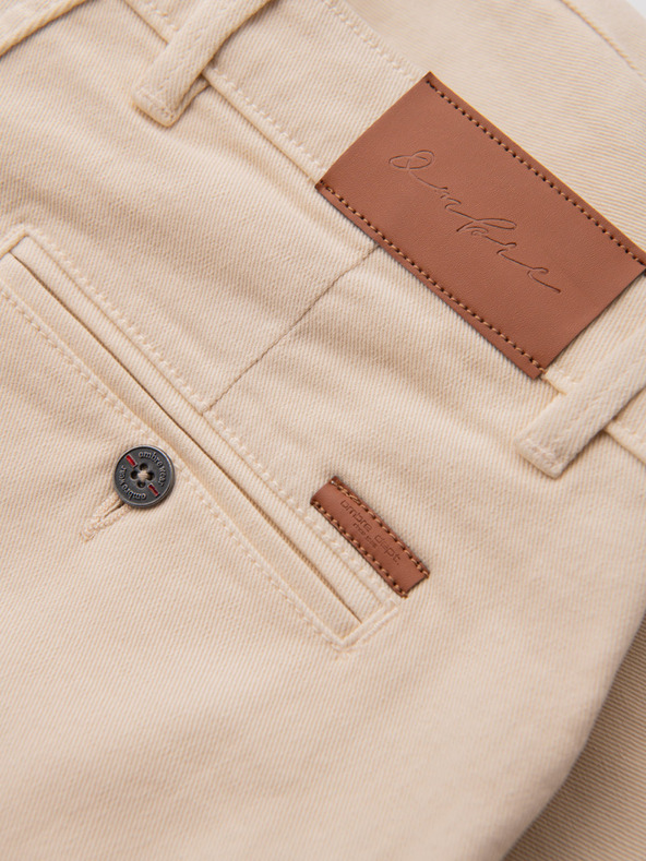 Ombre Clothing Férfi farmer rövidnadrág felhajtott szárral - krém