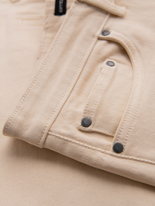 Ombre Clothing Férfi farmer rövidnadrág felhajtott szárral - krém