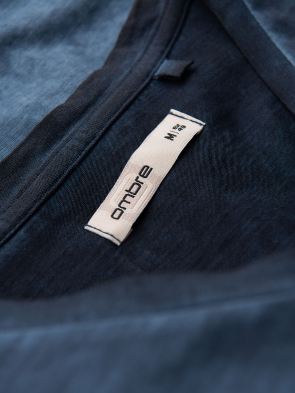 Ombre Clothing Férfi V-nyakú, mosott hatású pamut póló - sötétkék