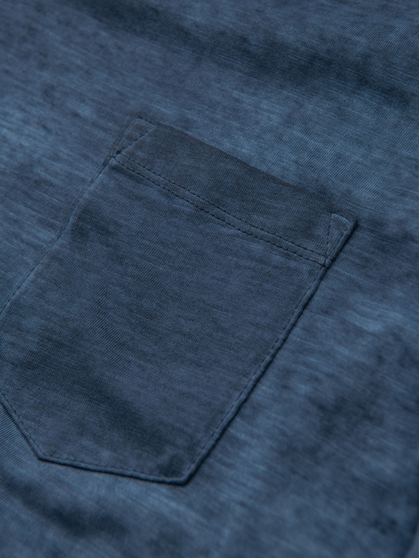 Ombre Clothing Férfi V-nyakú, mosott hatású pamut póló - sötétkék